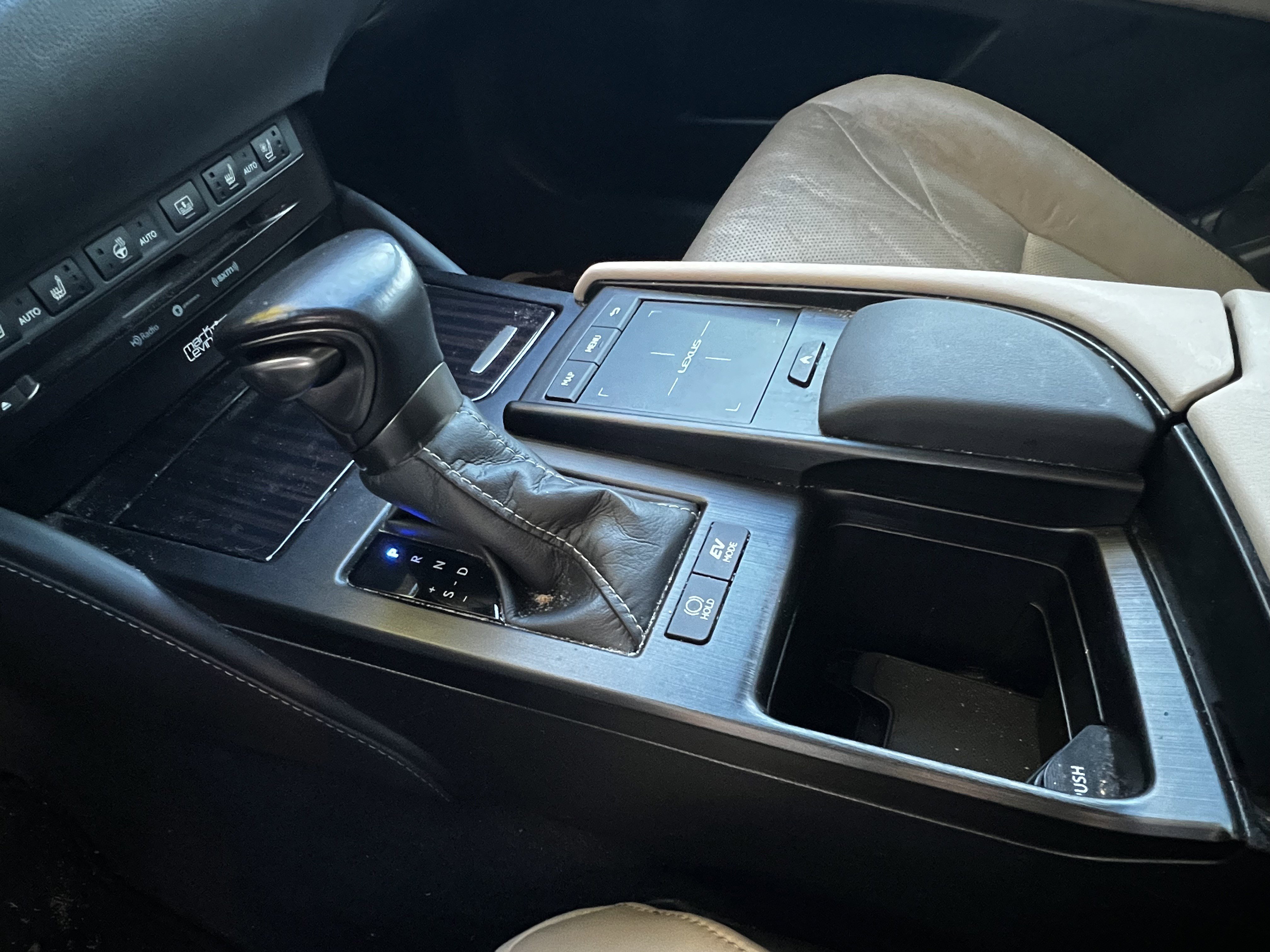 Used 2021 Lexus ES 300h Ultra Luxury w/ Accessory Package 2 image 28