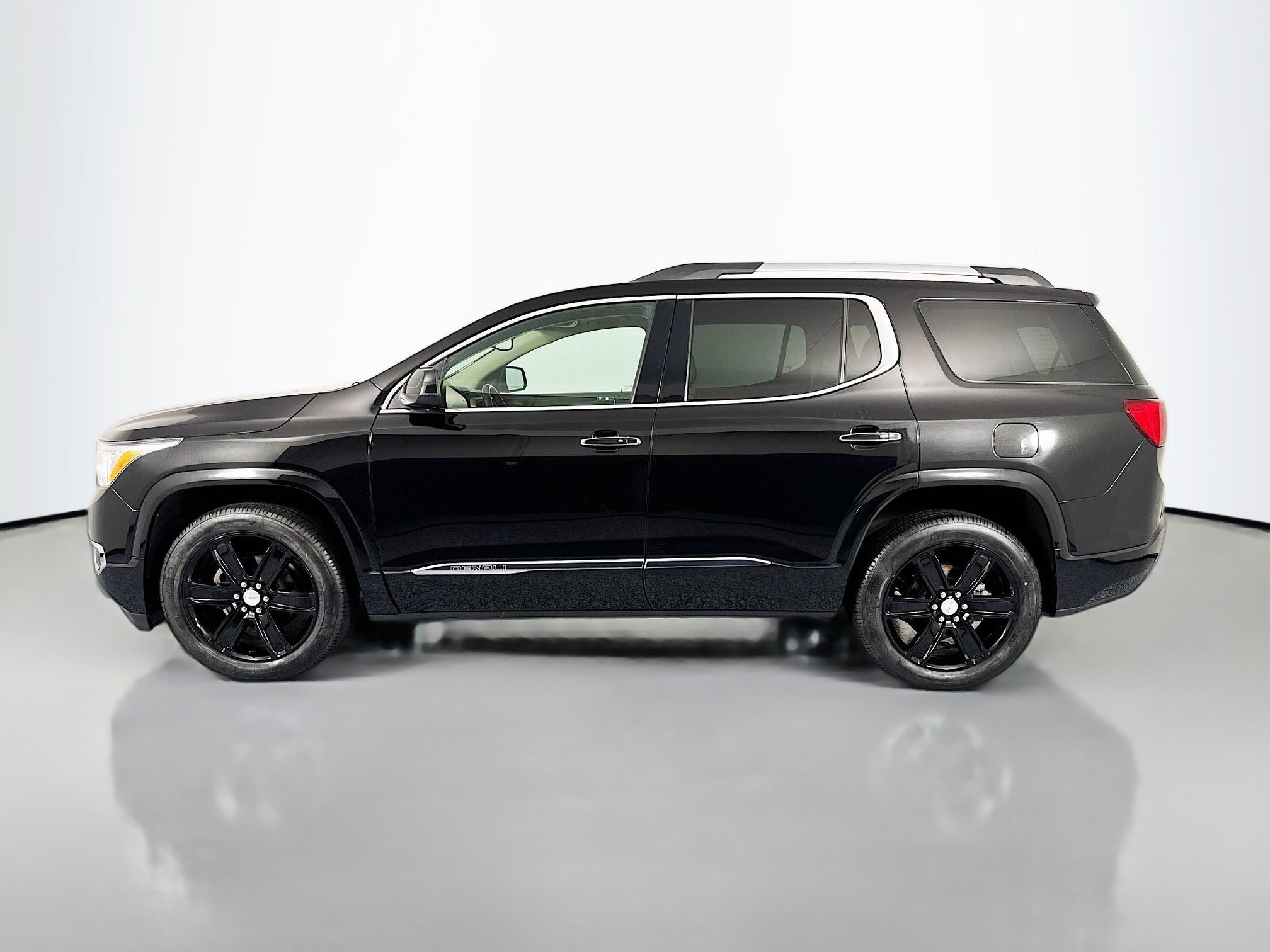 Used 2018 GMC Acadia Denali image 8
