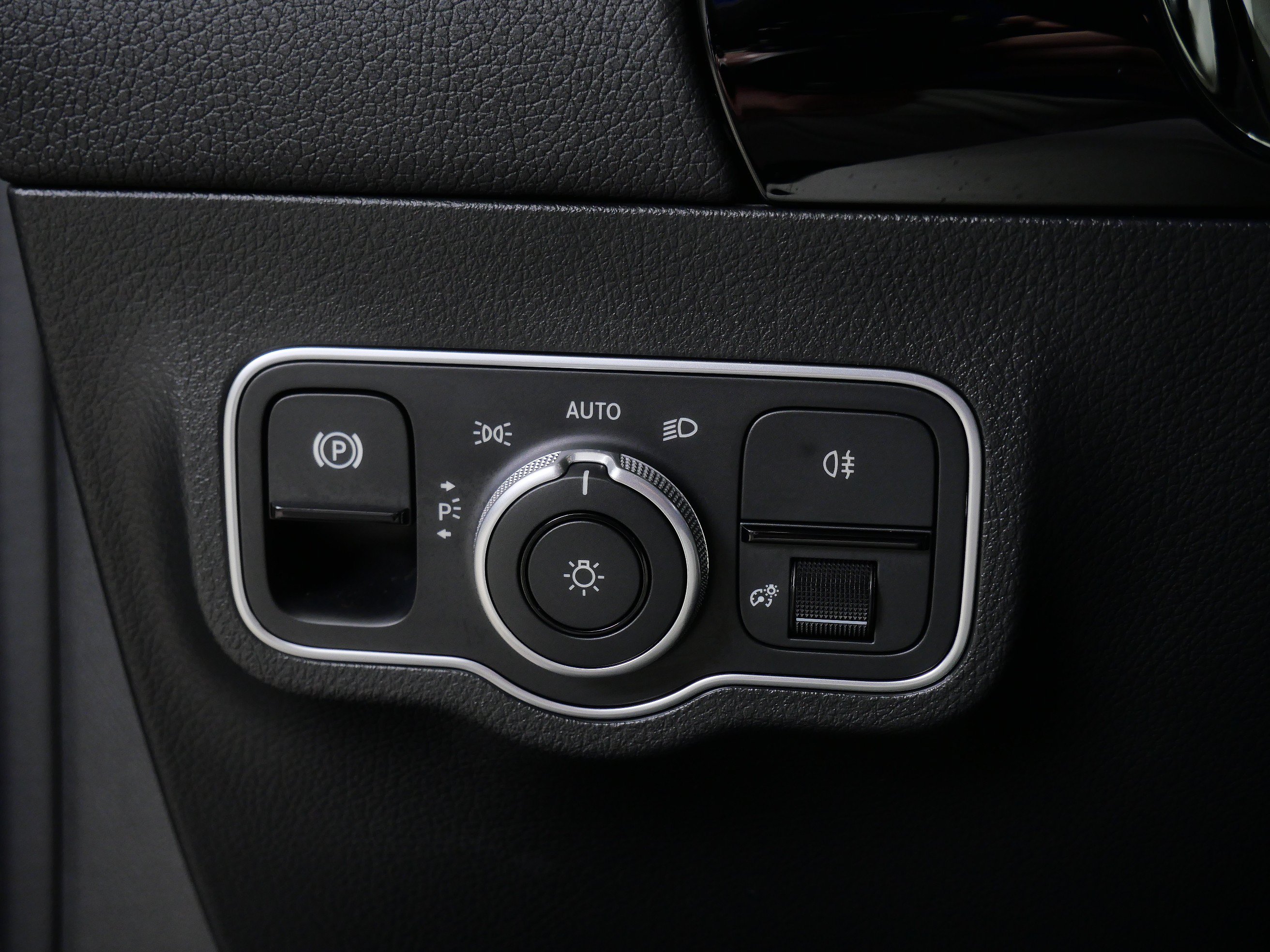Certified 2025 Mercedes-Benz GLA 250 4MATIC image 28