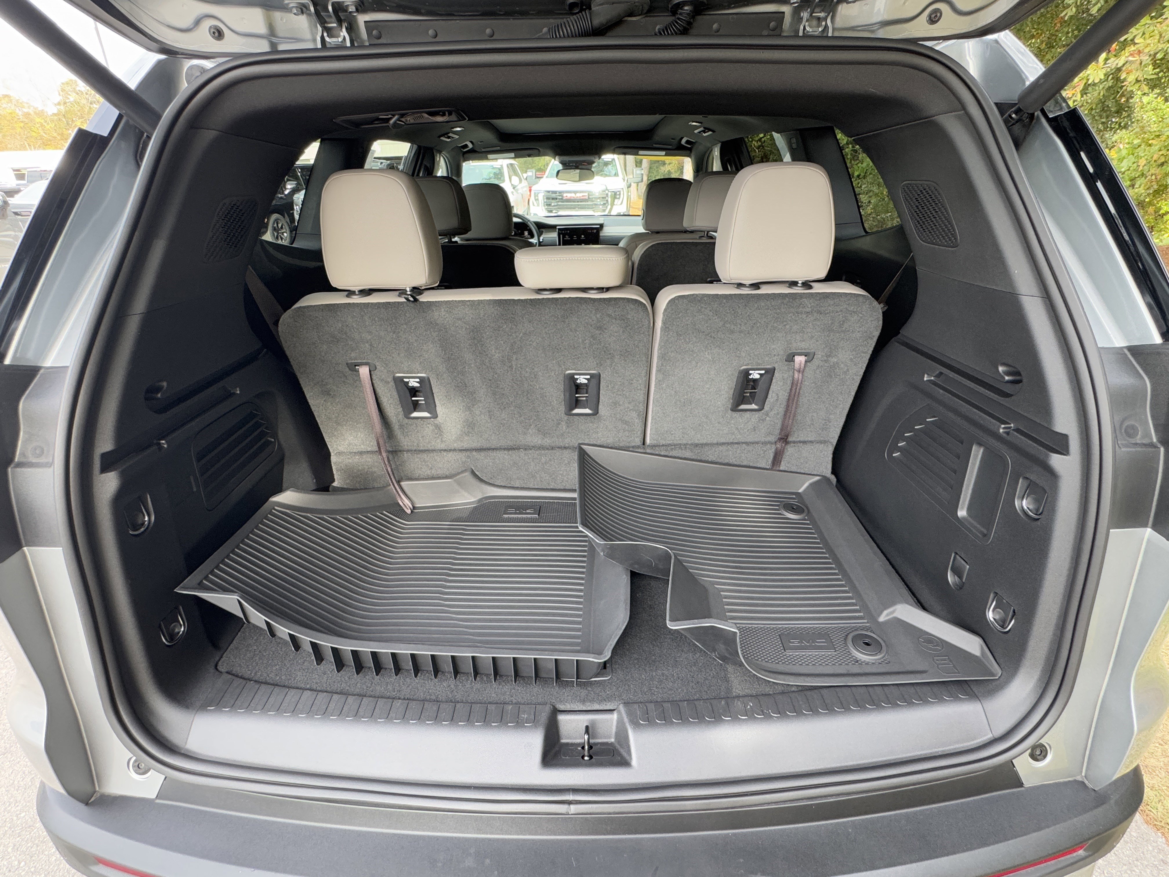 New 2025 GMC Acadia Elevation w/ Elevation Premium Package image 7