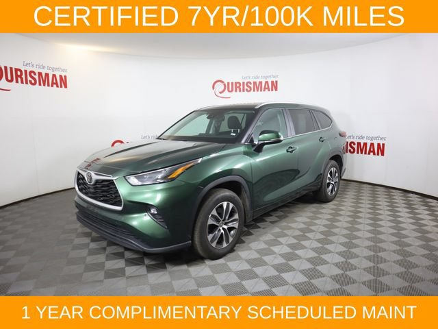 Used 2024 Toyota Highlander XLE FWD image 2