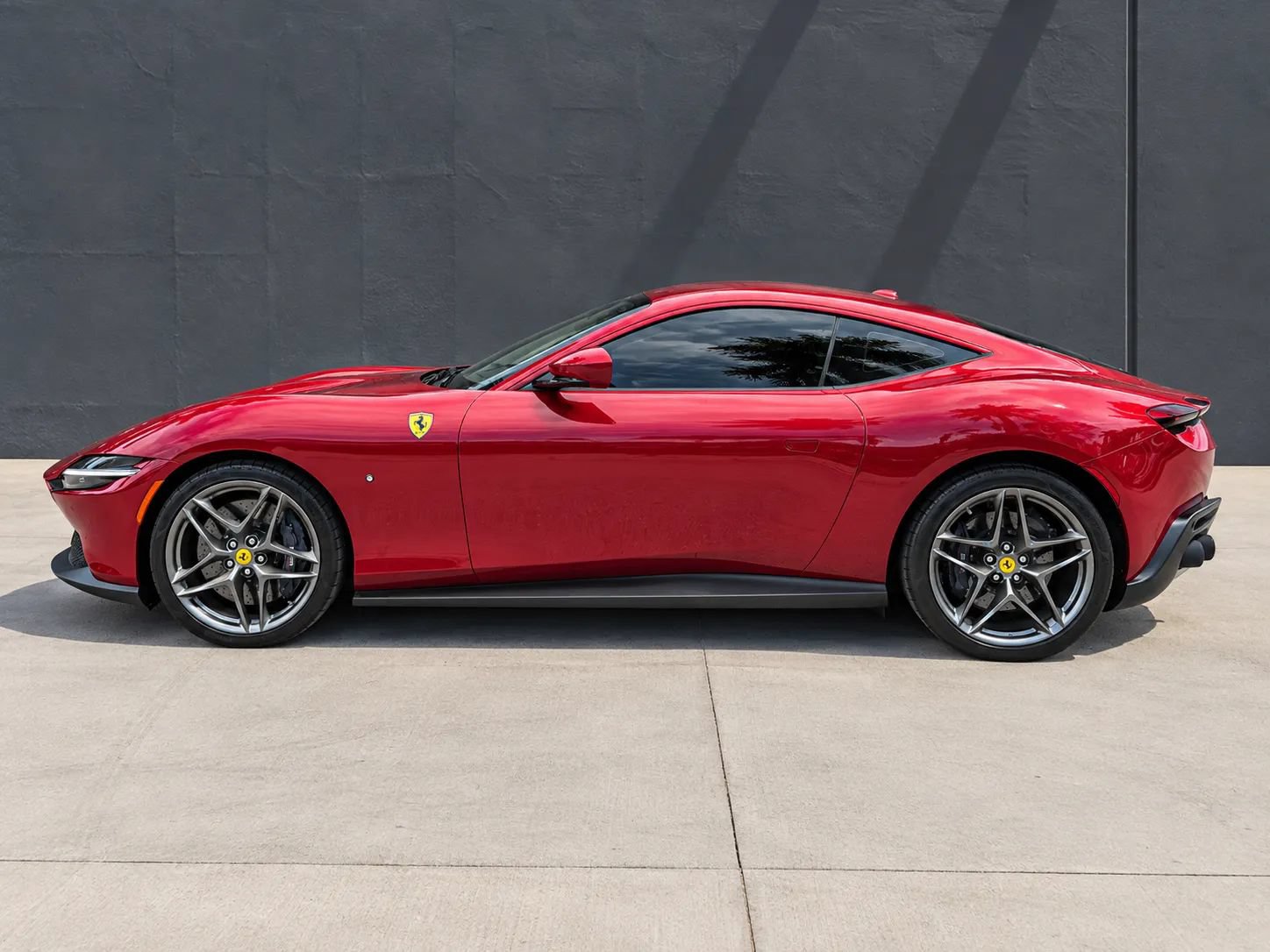 Used 2022 Ferrari Roma RWD image 6