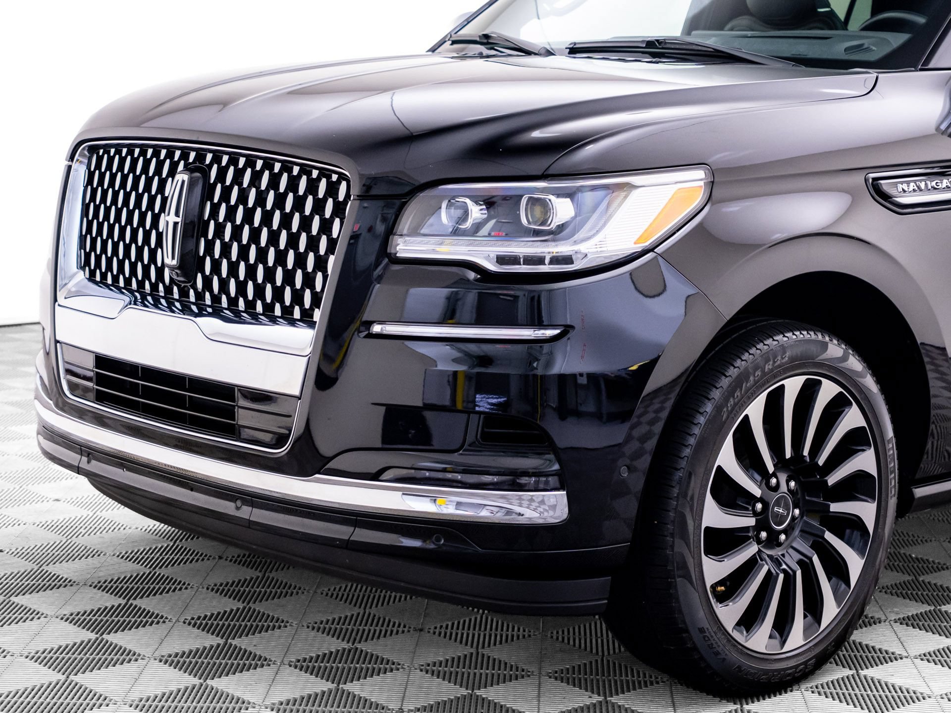 Used 2022 Lincoln Navigator Black Label AWD/4WD image 39