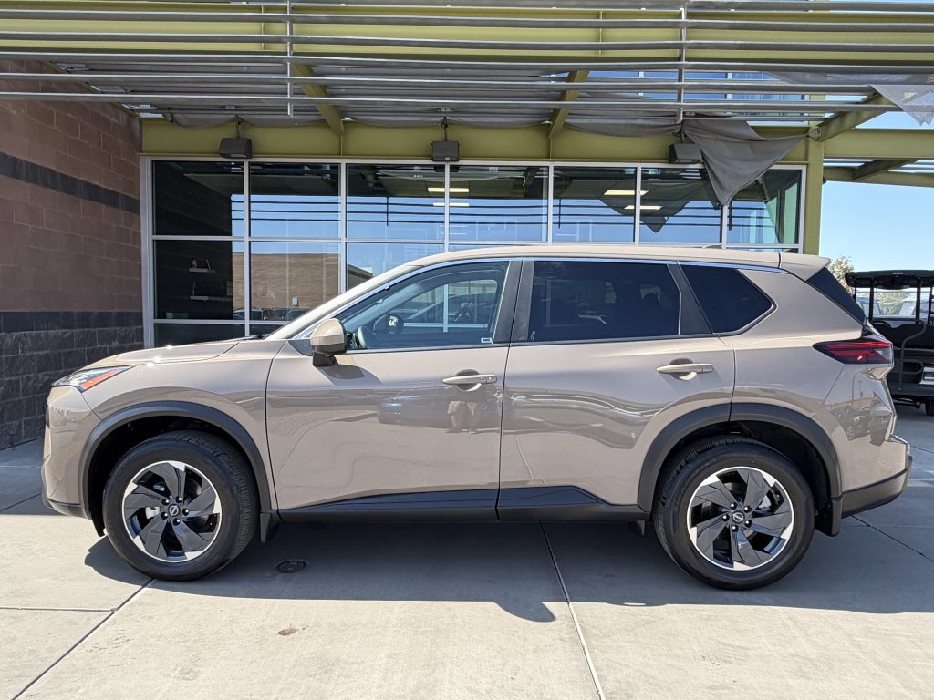 Used 2025 Nissan Rogue SV image 7