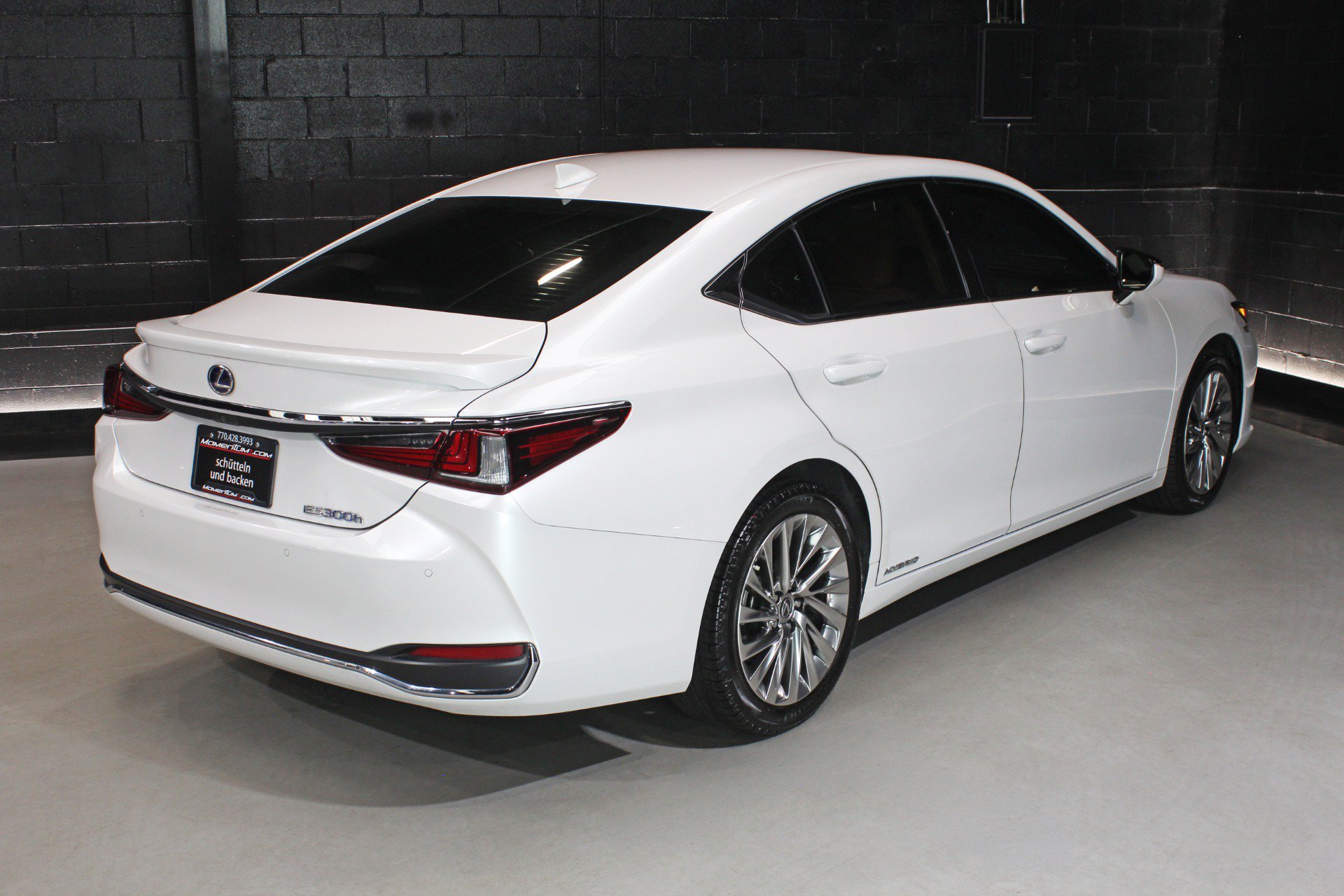 Used 2022 Lexus ES 300h Ultra Luxury w/ Accessory Package 2 FWD image 16