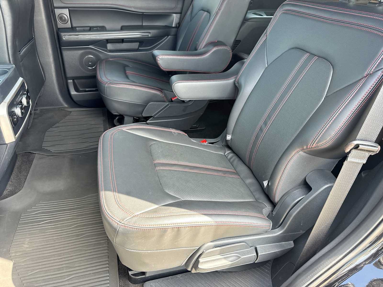 Used 2023 Ford Expedition Limited AWD/4WD image 19