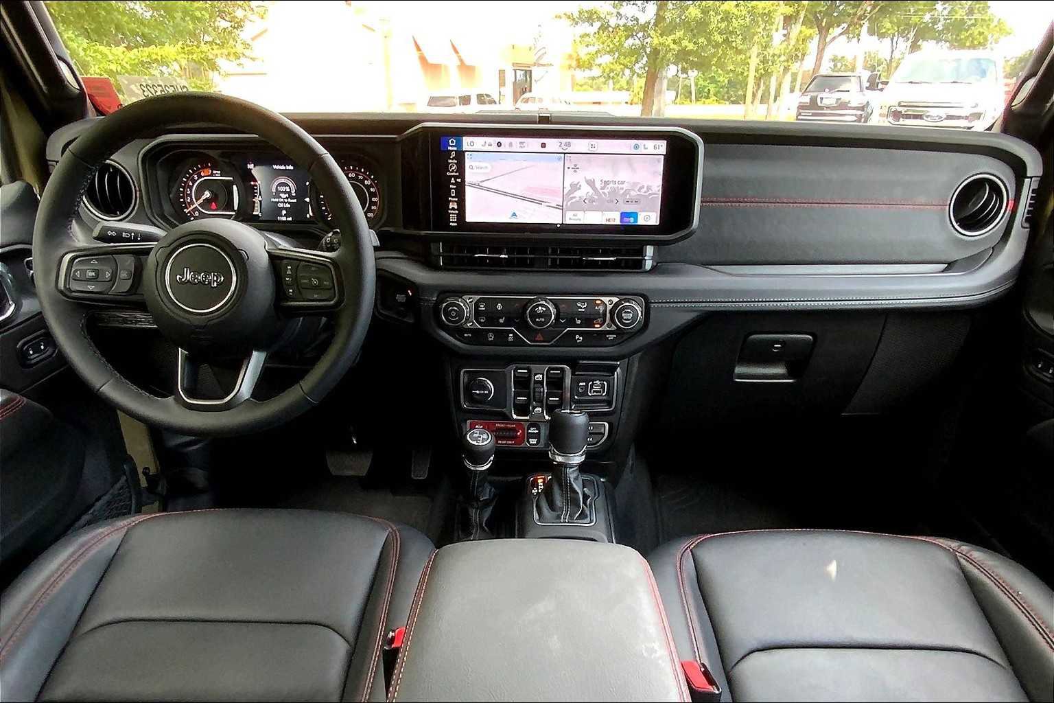 Used 2025 Jeep Wrangler Unlimited Rubicon image 15