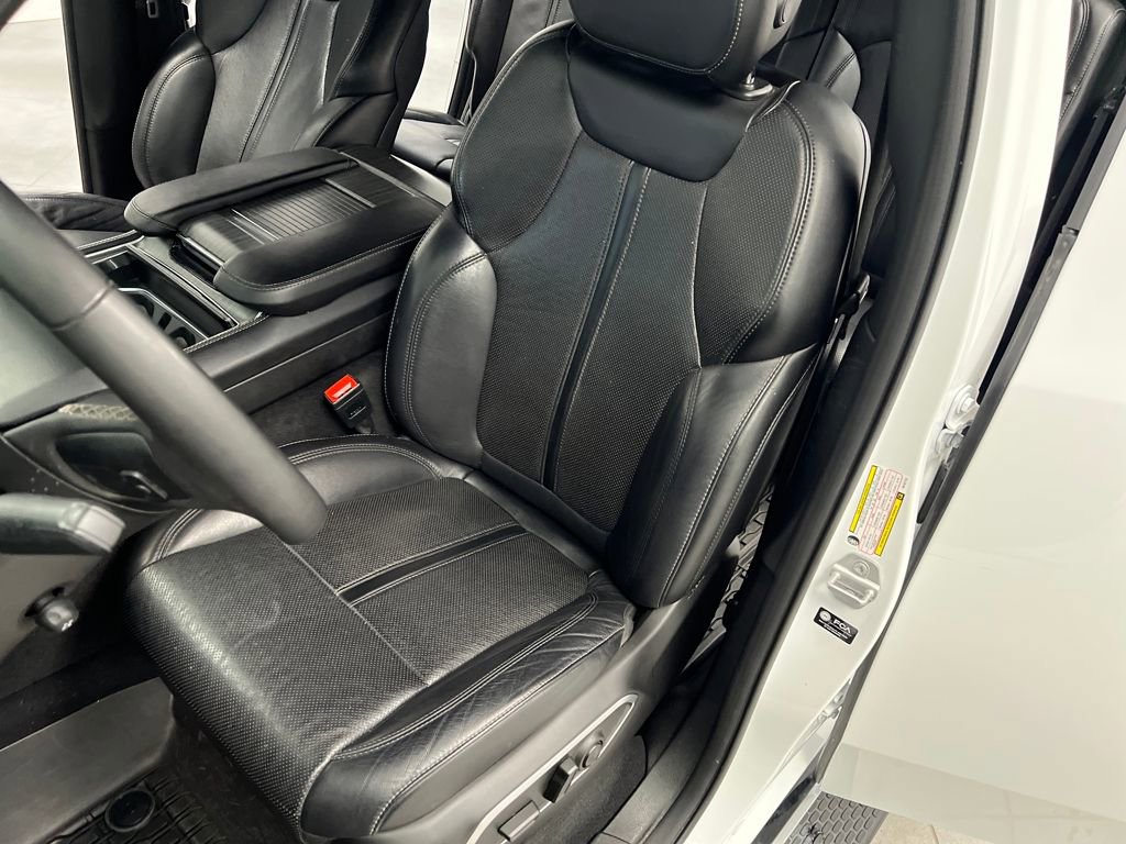 Used 2024 Jeep Wagoneer L Series II w/ Flexible Seating Group image 9