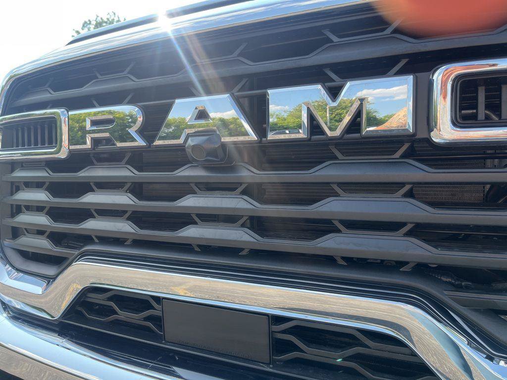 New 2025 RAM 2500 Big Horn AWD/4WD image 10