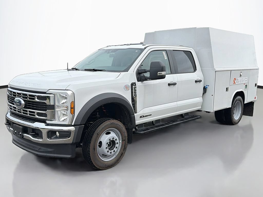 New 2026 Ford F550 4x4 Crew Cab image 3