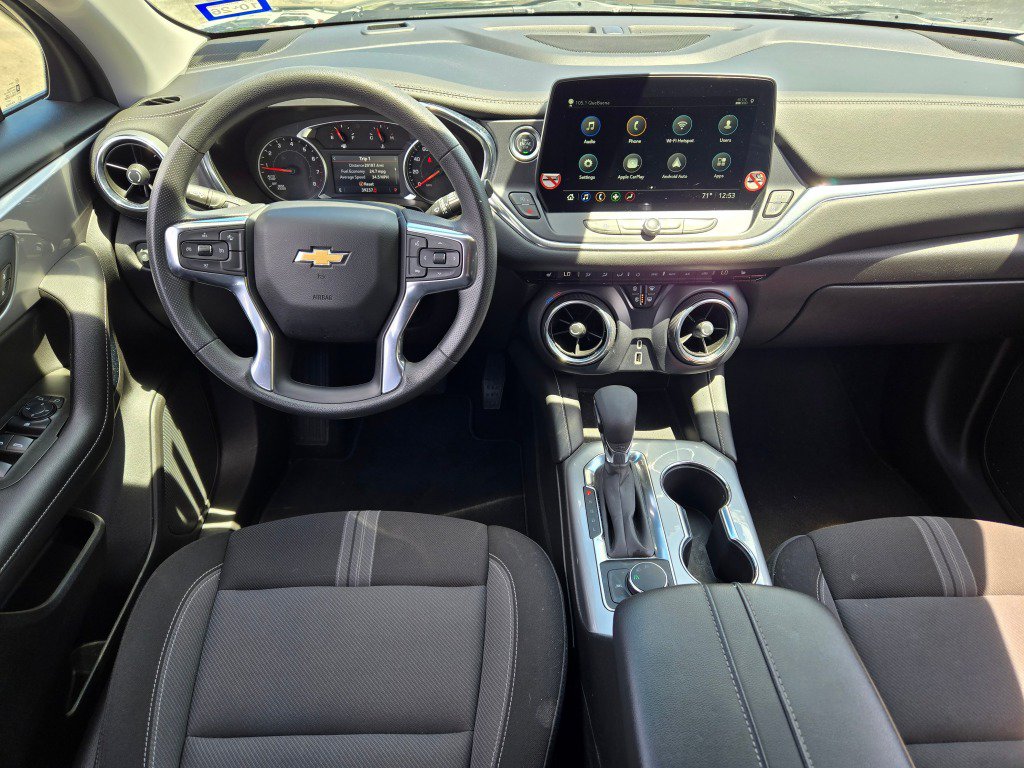 Used 2025 Chevrolet Blazer LT FWD image 19