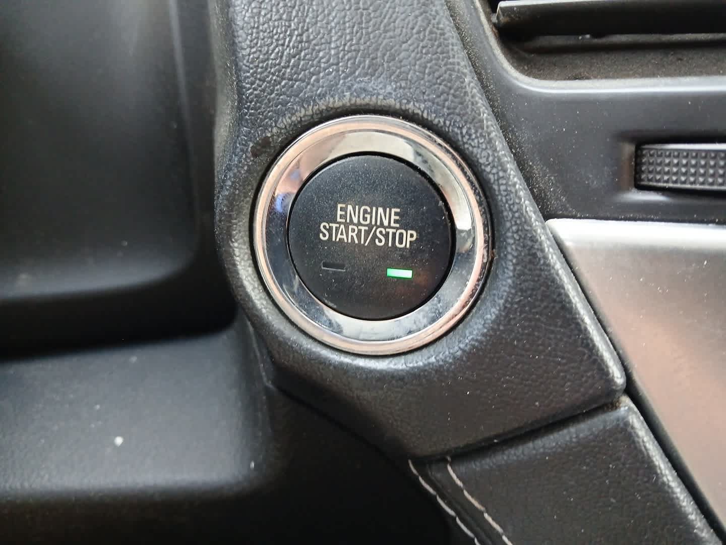 Used 2018 Chevrolet Suburban Premier AWD/4WD image 36