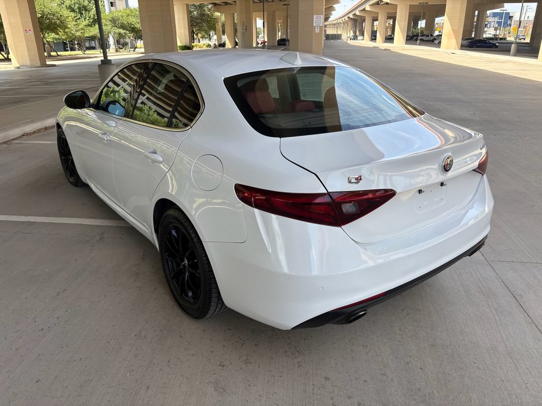 Used 2018 Alfa Romeo Giulia AWD image 7