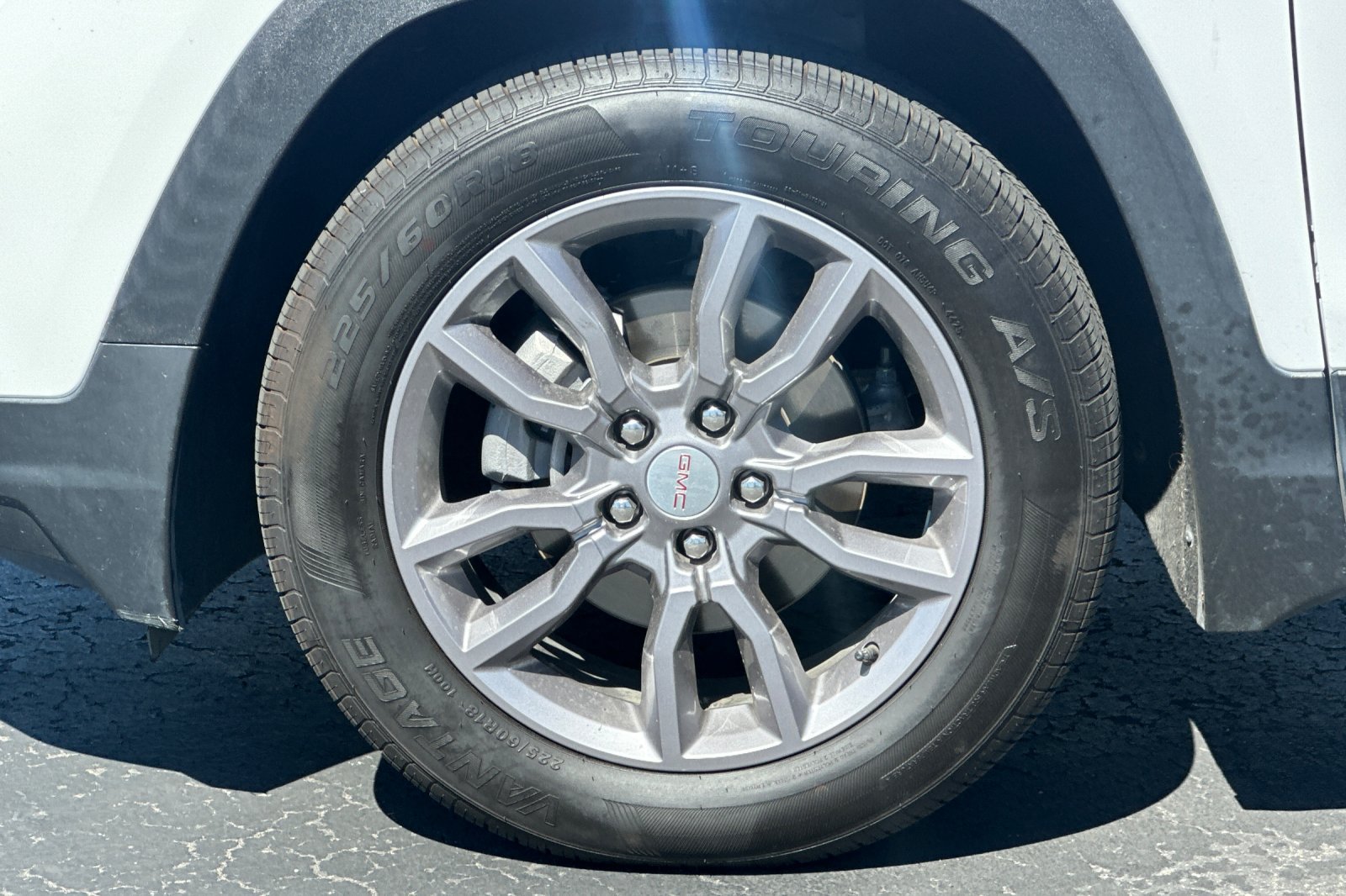 Used 2024 GMC Terrain SLT FWD image 44