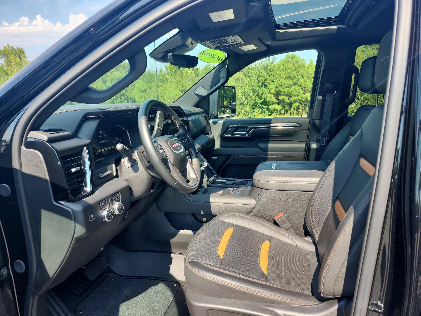 Used 2025 GMC Sierra 2500 AT4 w/ AT4 Premium Plus Package AWD/4WD image 18