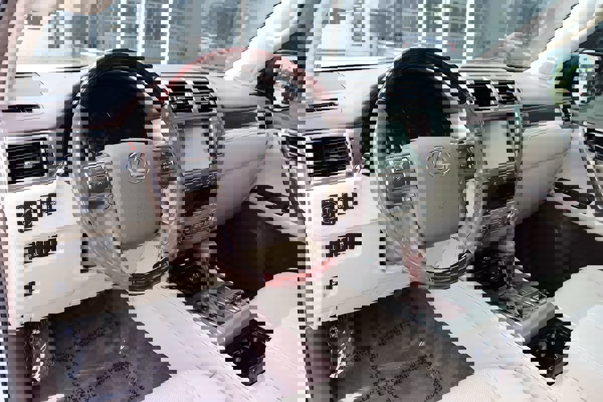 Used 2017 Lexus GX 460 Premium image 13