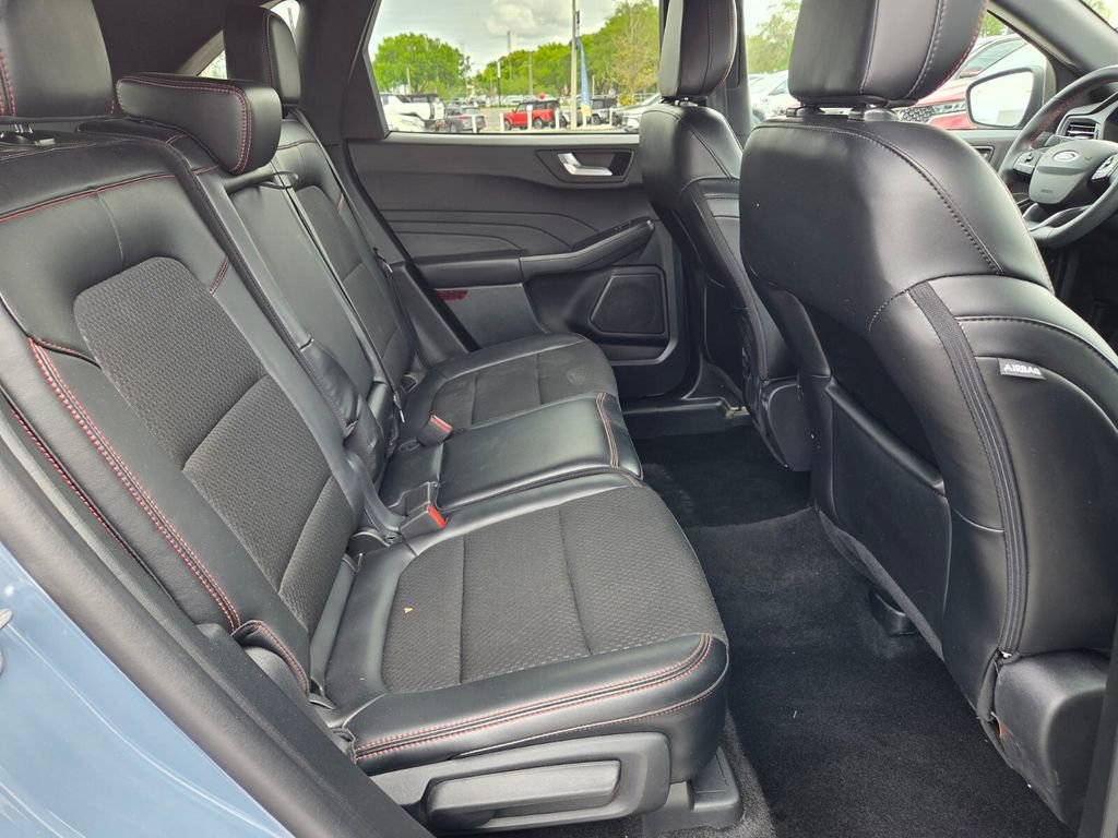 Used 2025 Ford Escape ST-Line image 13
