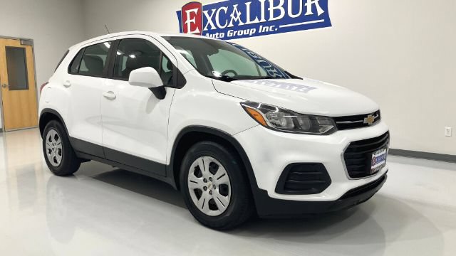 Used 2017 Chevrolet Trax LS FWD image 2