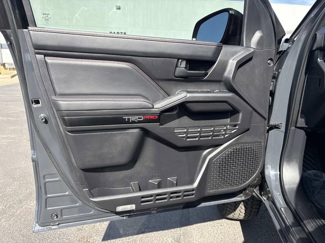 Used 2025 Toyota Tacoma TRD Pro AWD/4WD image 8