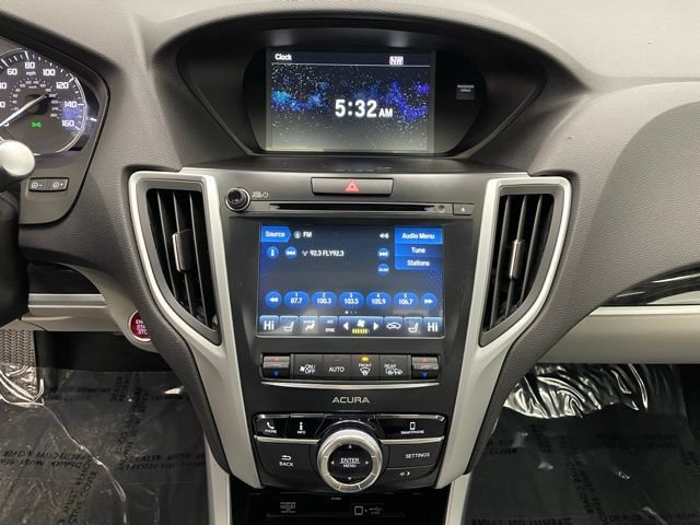 Used 2018 Acura TLX image 3