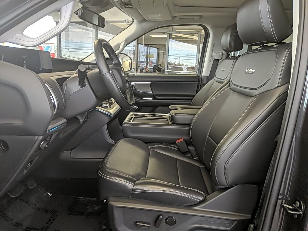 Used 2025 Ford Expedition Max Platinum image 15