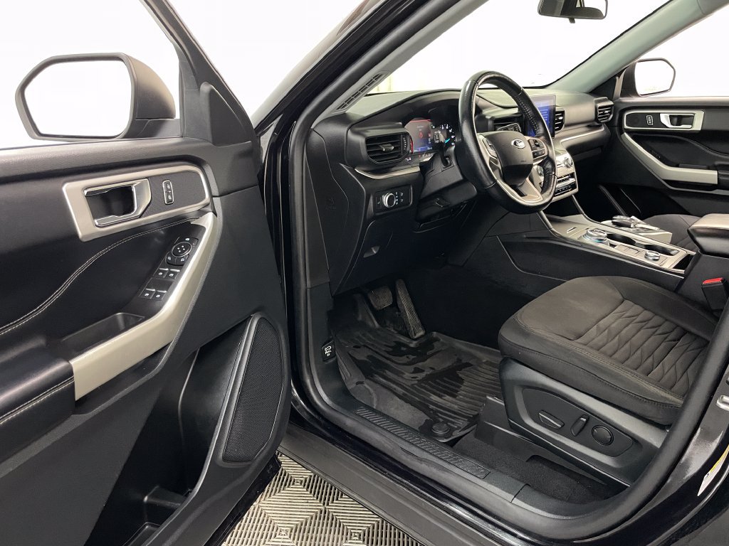 Used 2021 Ford Explorer XLT AWD/4WD image 22