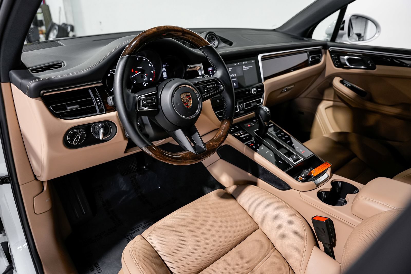Used 2023 Porsche Macan S AWD/4WD image 9