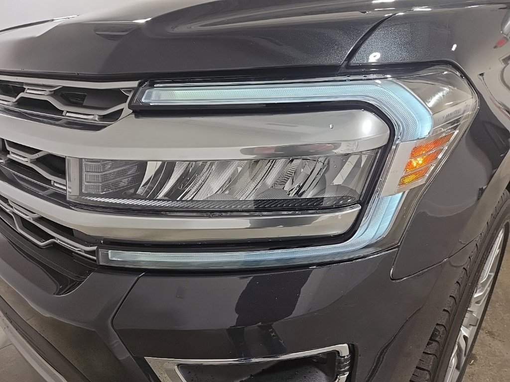 Used 2023 Ford Expedition Platinum image 11