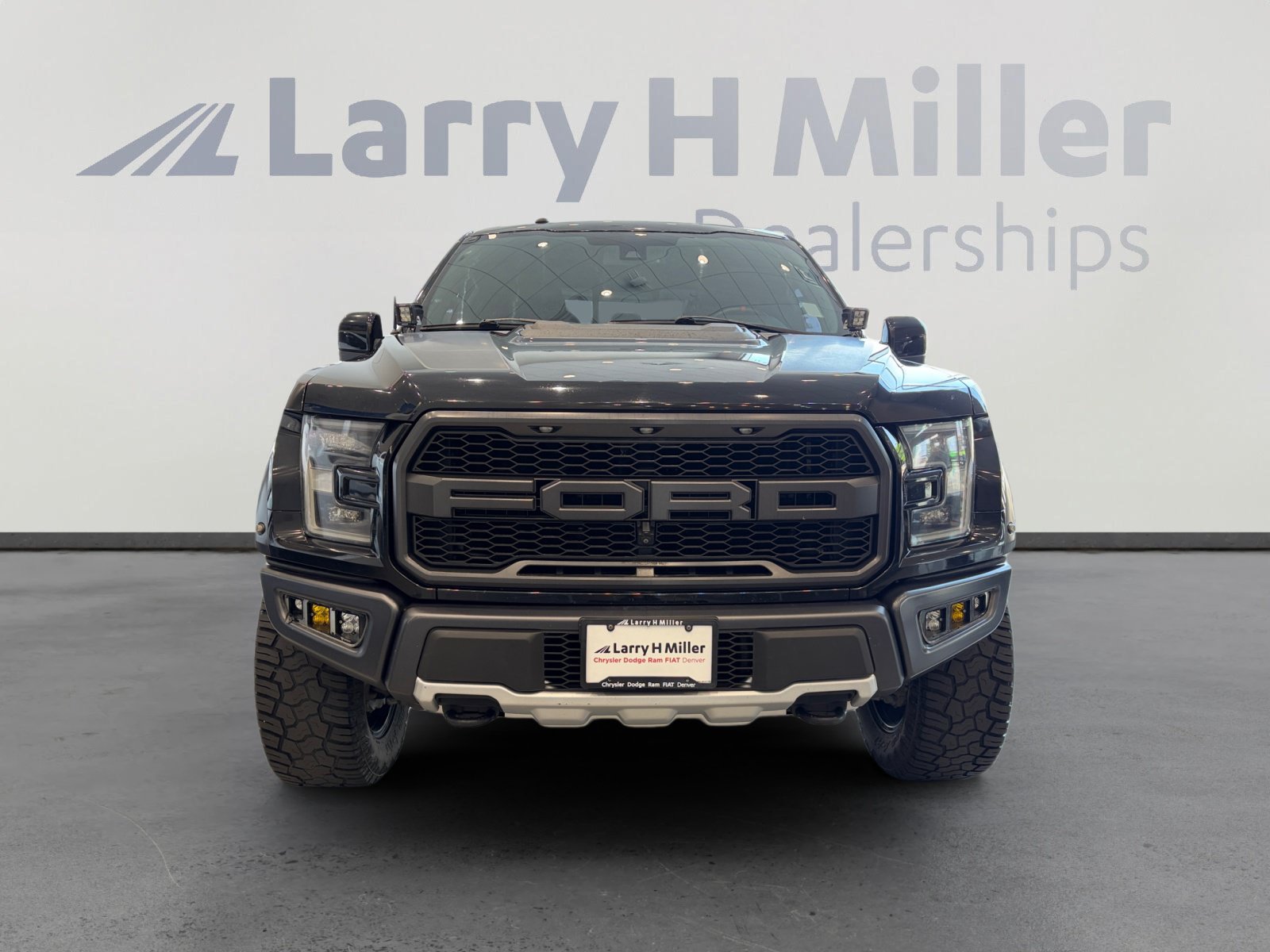 Used 2017 Ford F150 Raptor w/ Equipment Group 802A Luxury AWD/4WD image 8