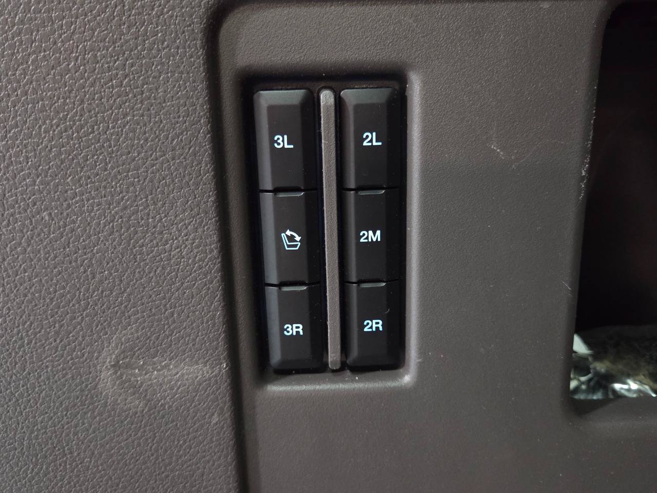 Used 2018 Ford Expedition Limited w/ Equipment Group 301A AWD/4WD image 34