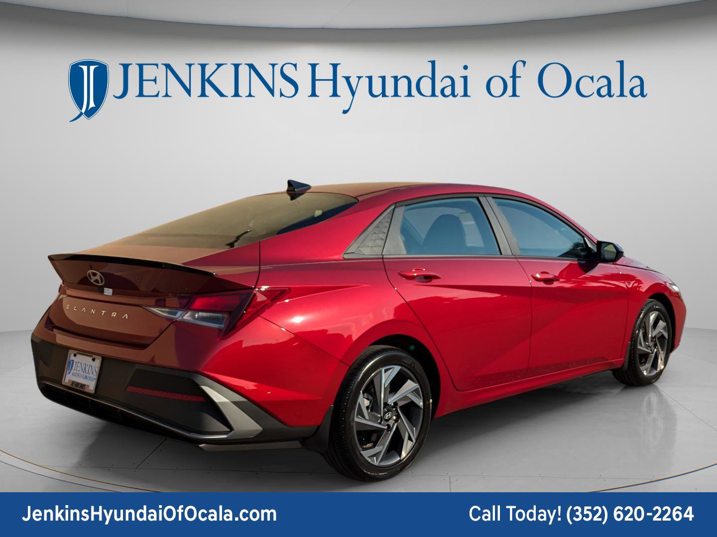 Used 2025 Hyundai Elantra SEL FWD image 3