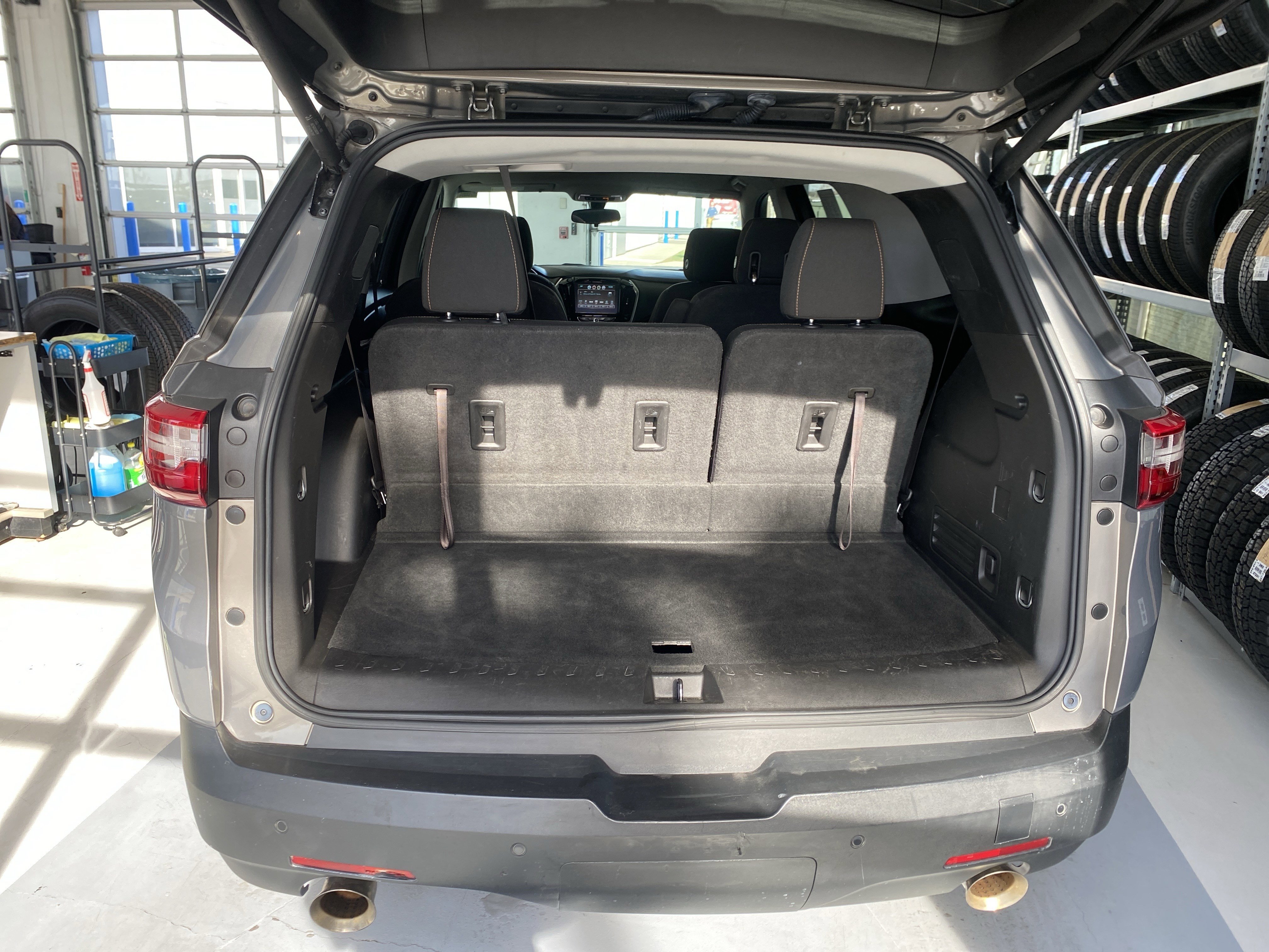 Used 2018 Chevrolet Traverse LT image 7