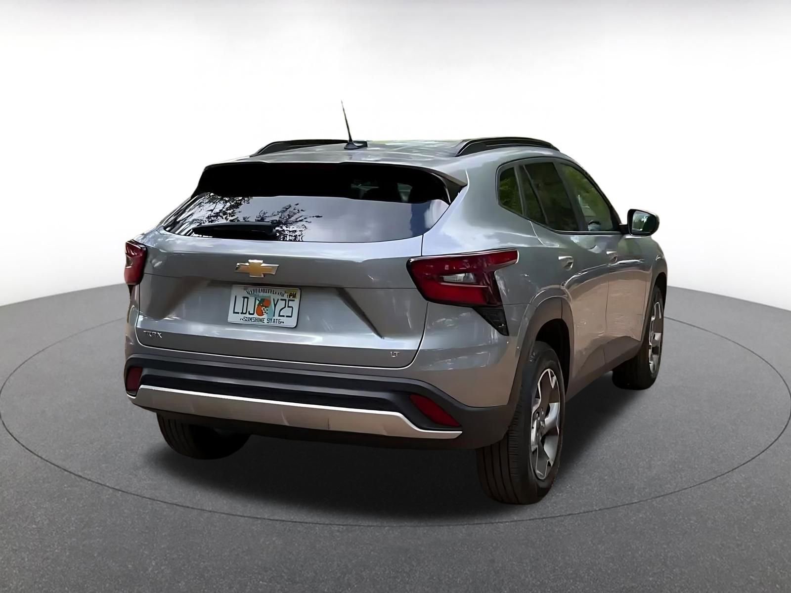 Used 2025 Chevrolet Trax LT image 14