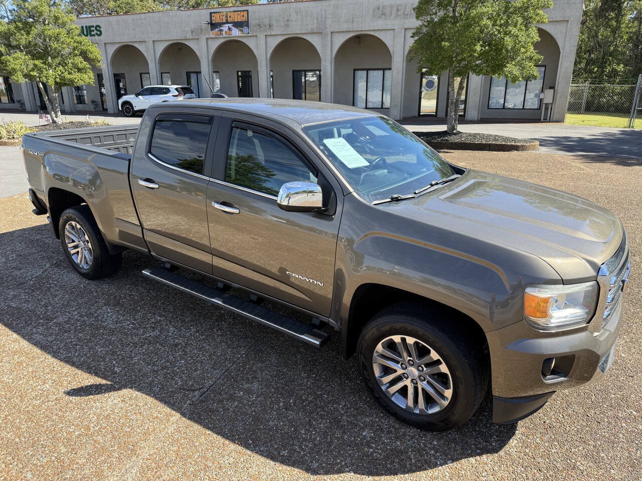 Used 2015 GMC Canyon SLT w/ Driver Alert Package AWD/4WD image 3
