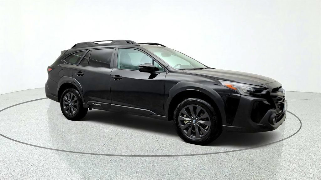 Used 2025 Subaru Outback Onyx Edition AWD/4WD image 3