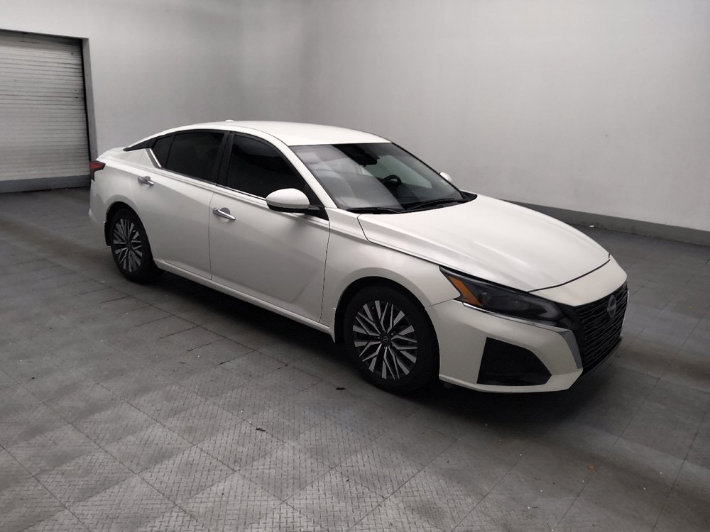 Used 2023 Nissan Altima 2.5 SV FWD image 11