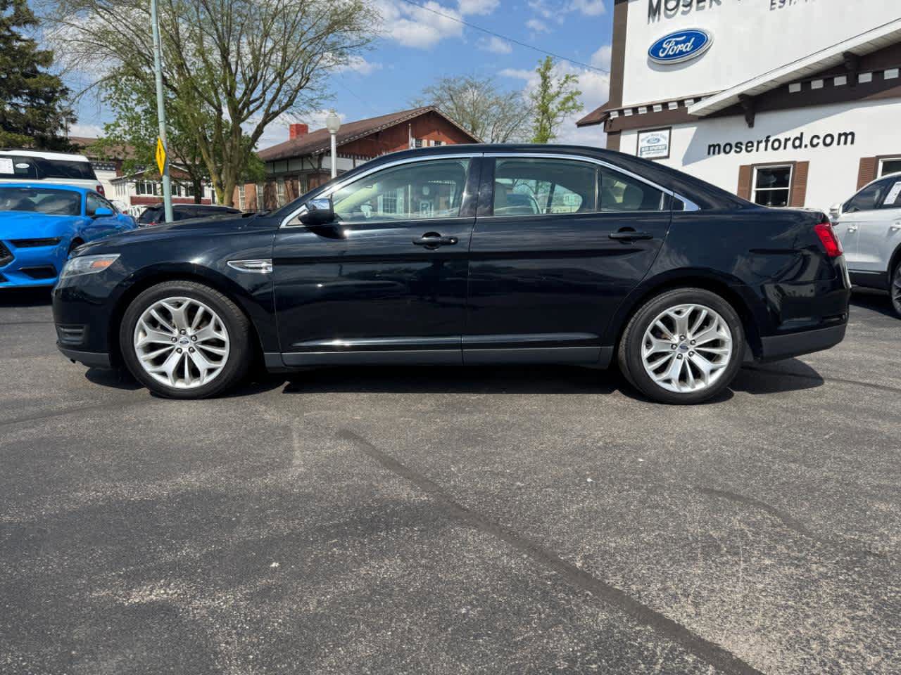 Used 2016 Ford Taurus Limited FWD image 10