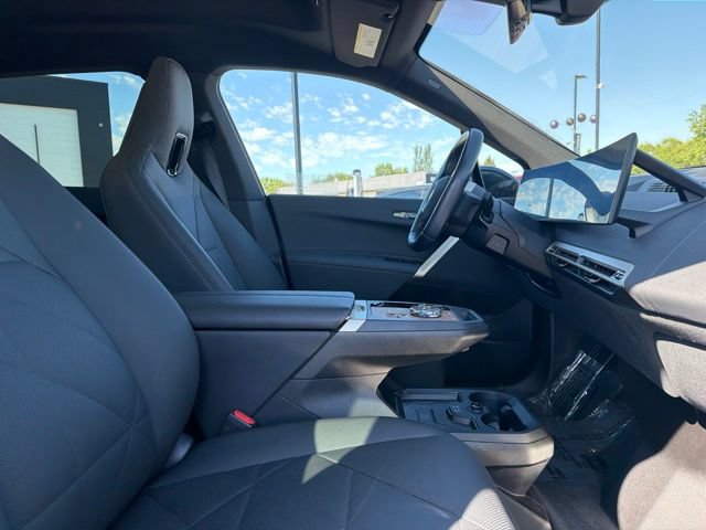 Used 2023 BMW iX xDrive50 w/ Premium Package AWD/4WD image 11