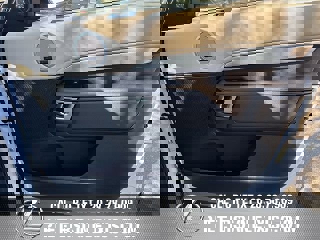 Used 2020 Land Rover Discovery Landmark image 12