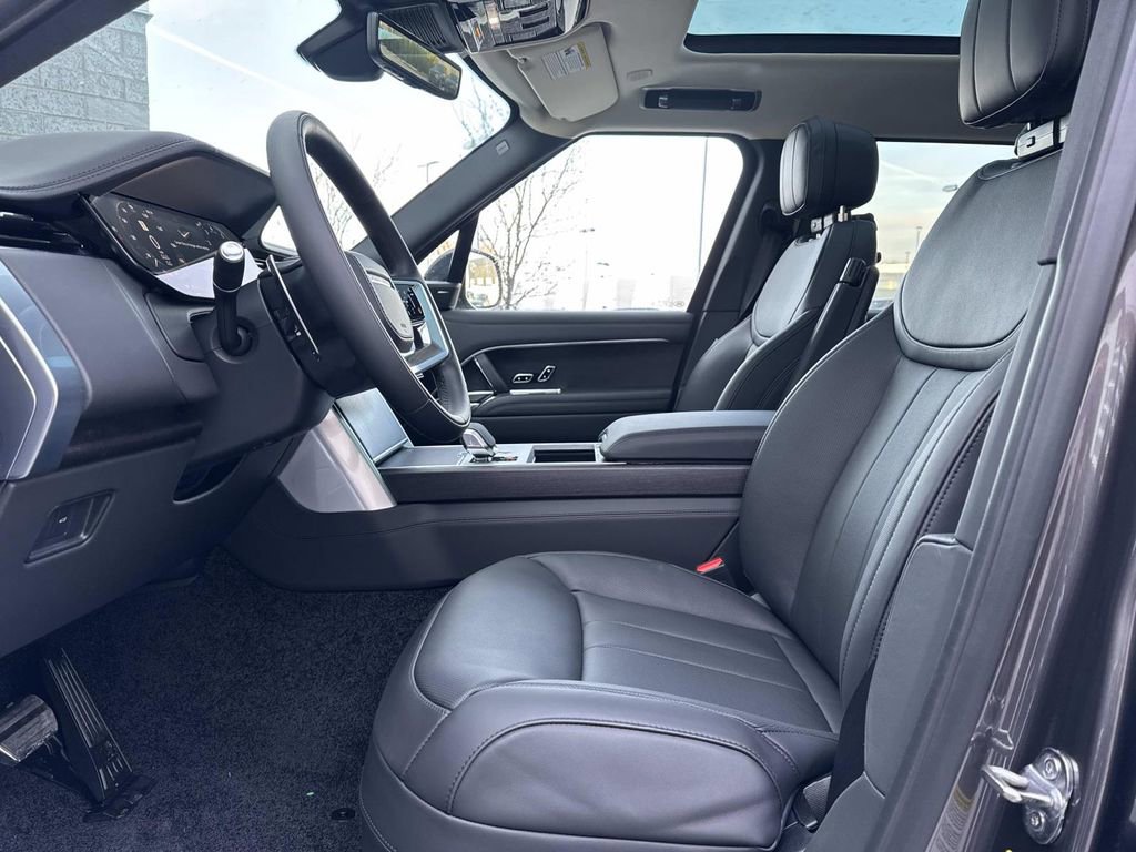 New 2026 Land Rover Range Rover Long Wheelbase SE image 20