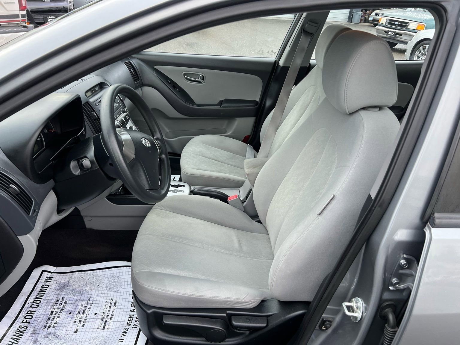 Used 2010 Hyundai Elantra GLS image 16