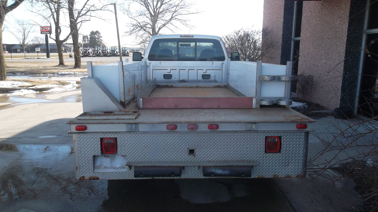 Used 2010 Ford F550 2WD Regular Cab Super Duty image 5