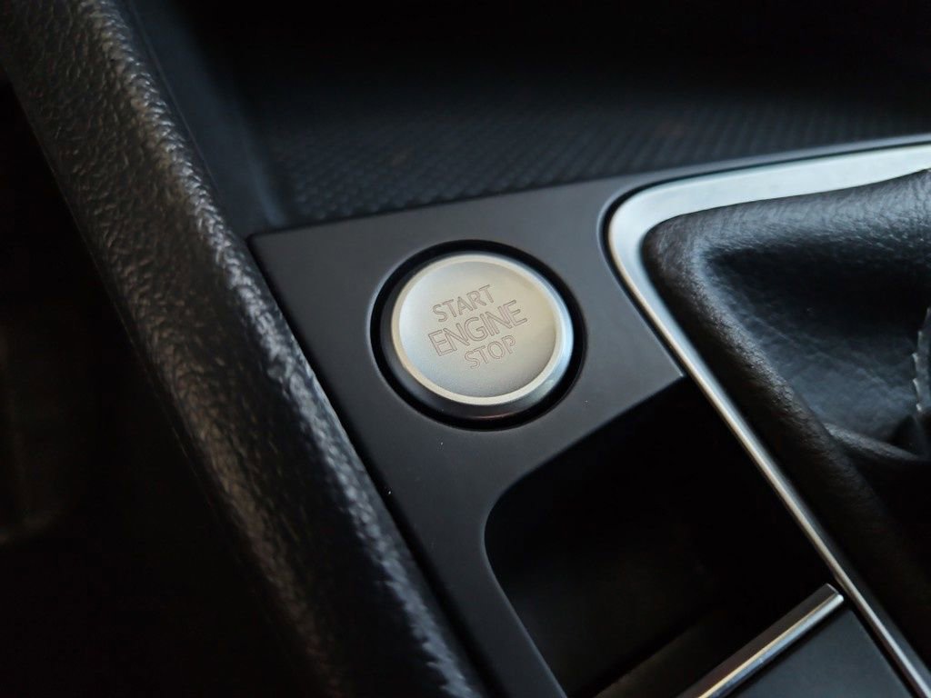 Used 2024 Volkswagen Jetta SE image 23