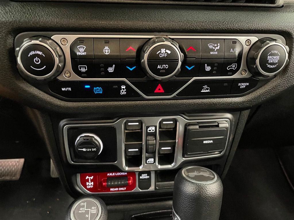 Used 2024 Jeep Wrangler Unlimited AWD/4WD image 28