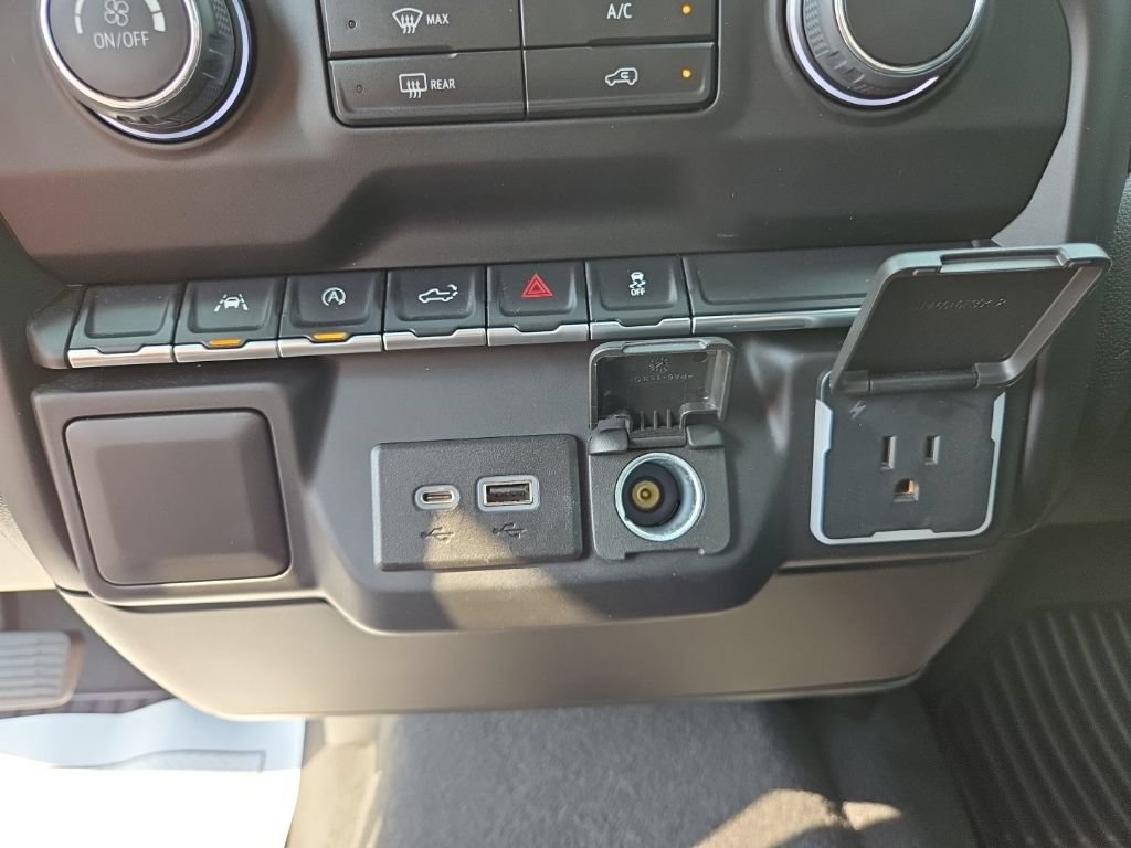 Certified 2022 Chevrolet Silverado 1500 Custom AWD/4WD image 20