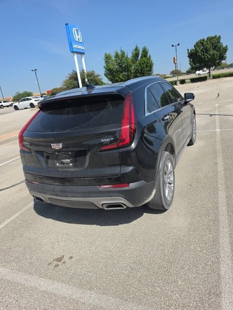 Used 2022 Cadillac XT4 Premium Luxury w/ Technology Package FWD image 7