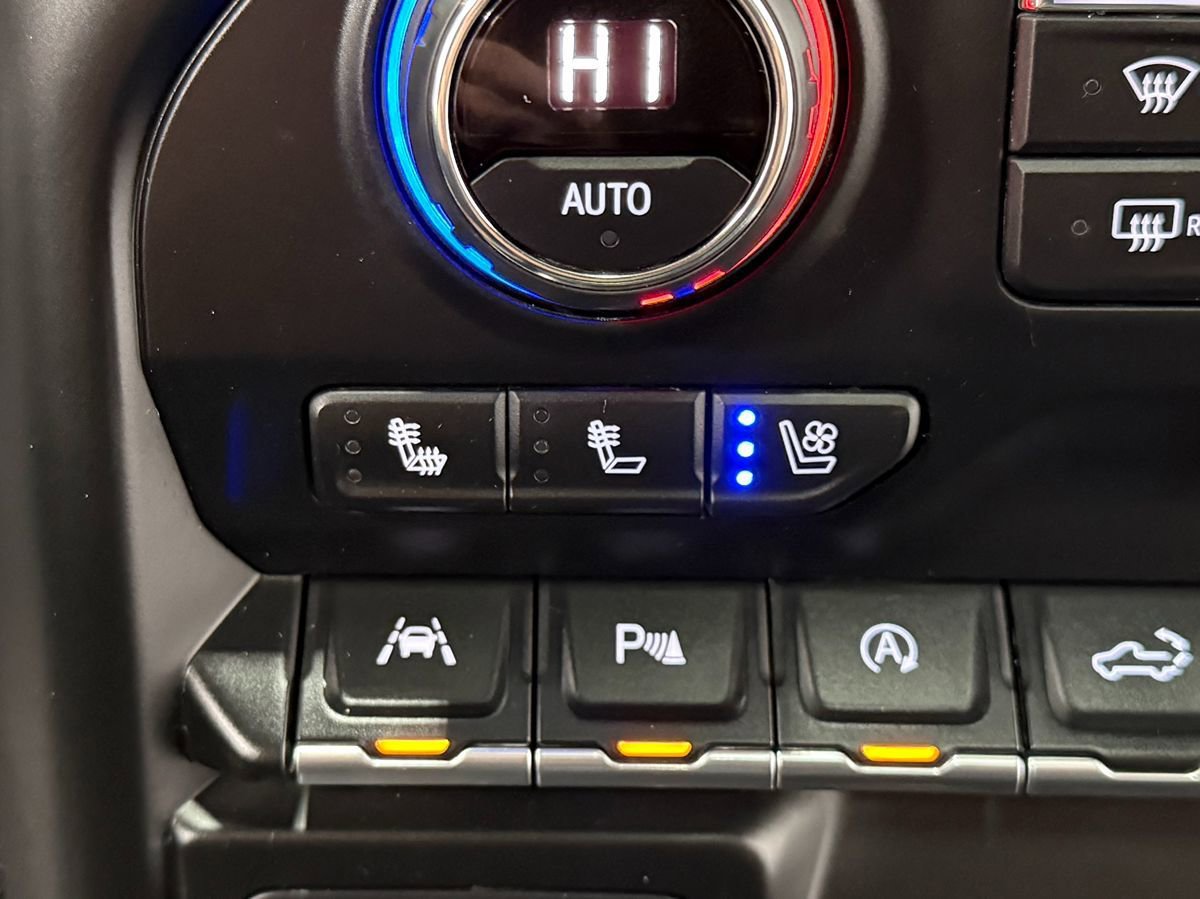 Used 2020 Chevrolet Silverado 1500 High Country AWD/4WD image 29