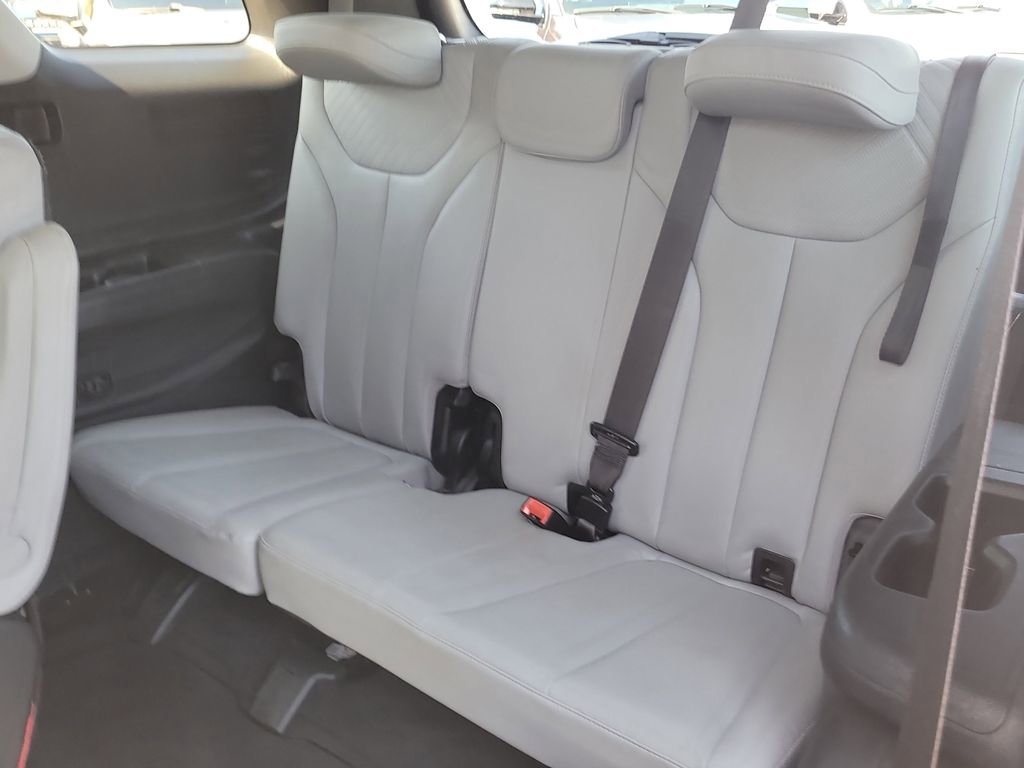 Used 2024 Hyundai Palisade SEL w/ Premium Package image 11