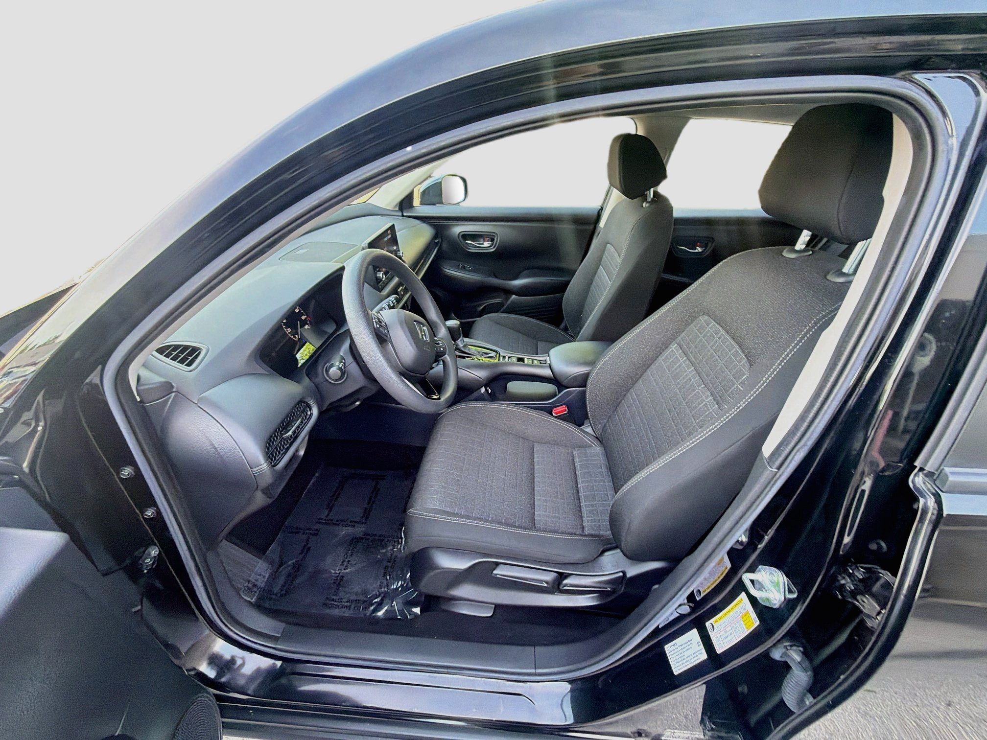 Certified 2023 Honda HR-V LX image 18