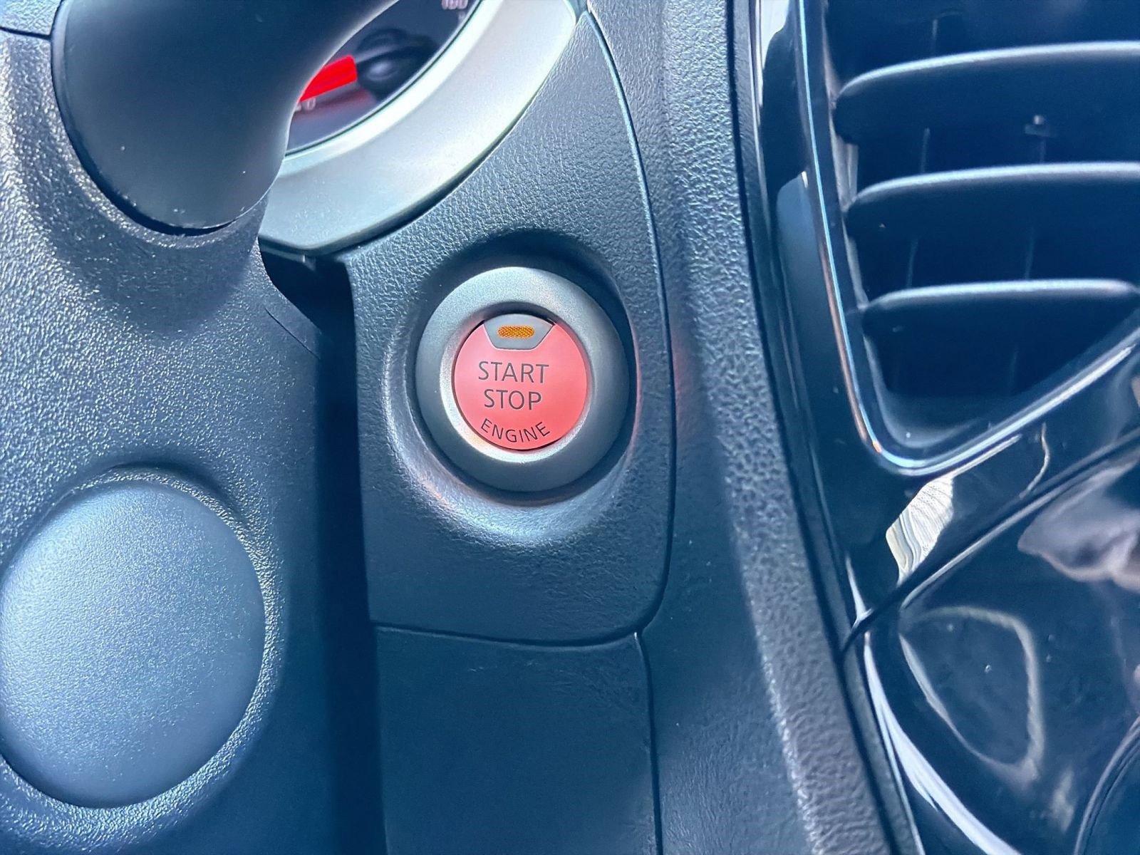 Used 2017 Nissan Juke SL image 26